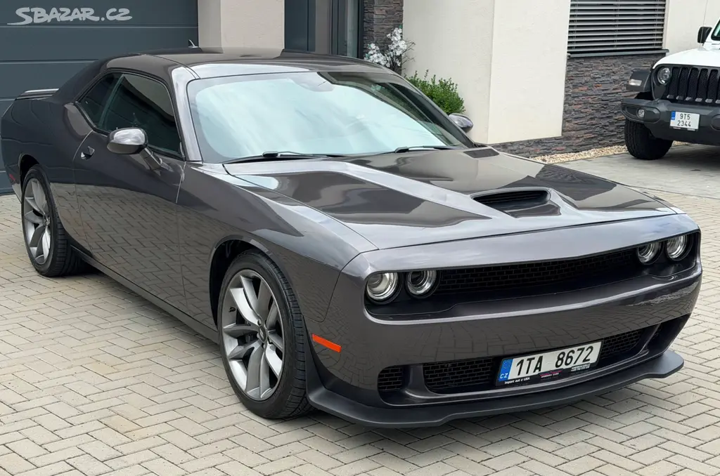 Dodge Challenger R/T 5.7 HEMI V8 375 HP, 2021